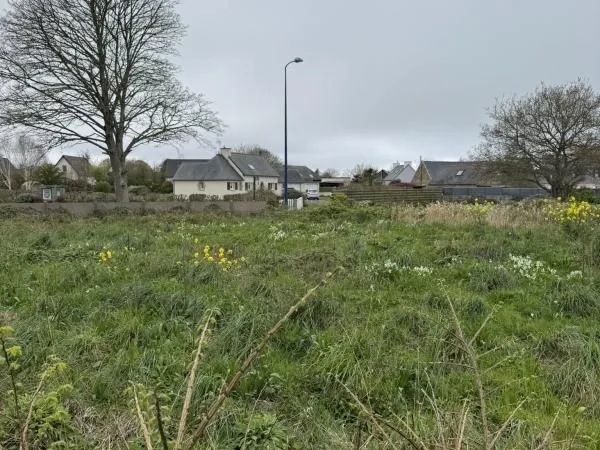 Terrain 730 m² Trelevern
