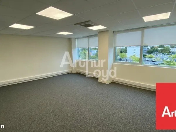BUREAUX 153 m² SAINT BENOIT