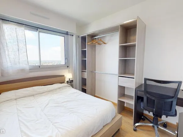Chambre 6 pièces 97 m²