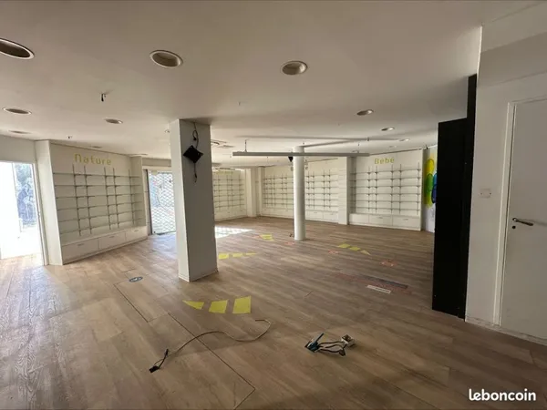 Local commercial 90 m2 emplacement premium Talence