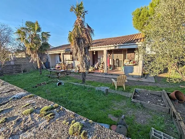 Terrain 1100 m²