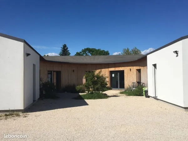Bureau lumineux à louer - 15 m² - Proche Crest (26400)