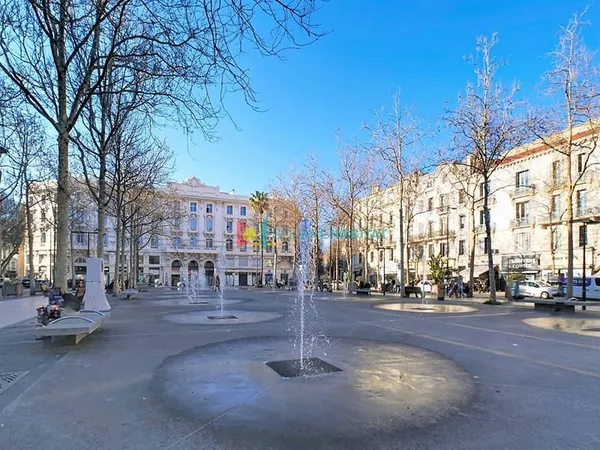 2P DE 57m² - RESIDENCE DE STANDING - PLACE DE GAULLE ANTIBES !