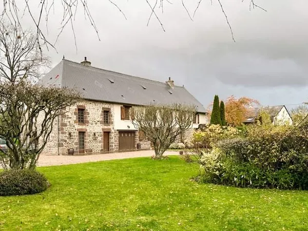 Maison de caractère à Bourgvallees, proche Saint-Lô