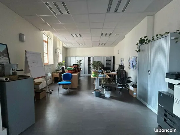BUREAUX 304 m² POITIERS