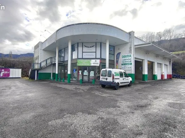 Local 575 m² Lugrin