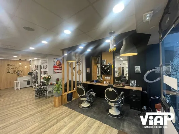 Limoges centre - Murs et fonds Coiffure