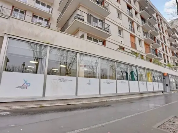 Boutique 600 m²