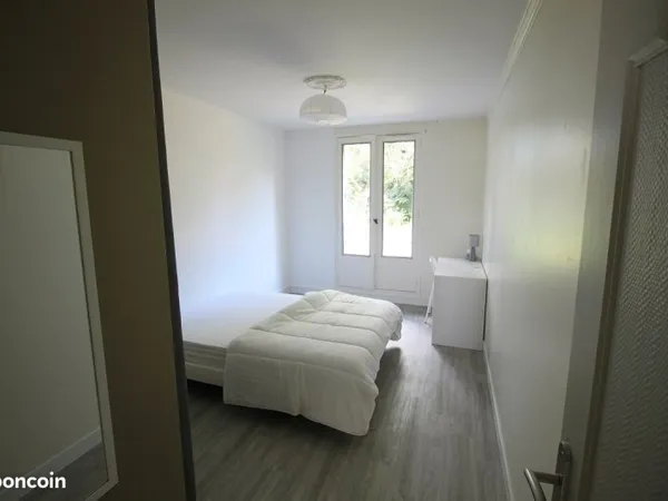 Chambres dans appartement de 91m², tout compris