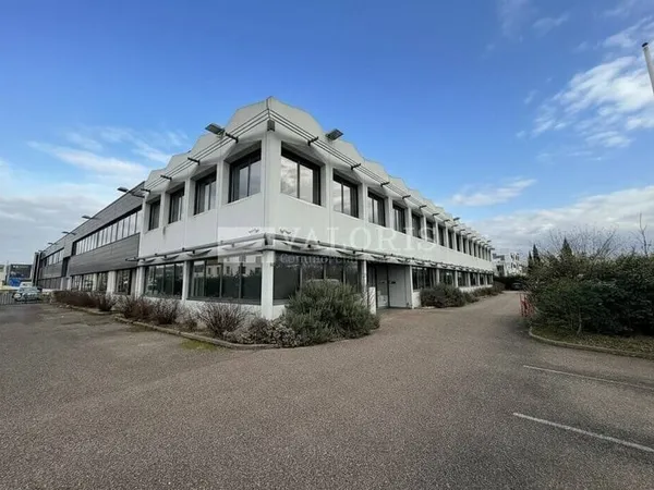 Bureau 1854 m²