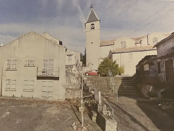 Maison de village individuelle à rénover