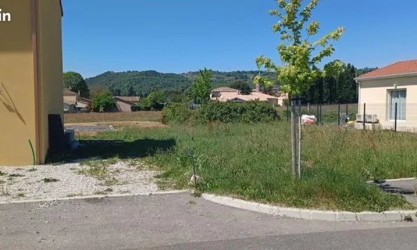Terrain 304 m² Saint Uze