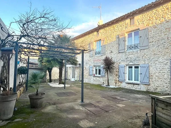 Maison Lhommaize 8 pièce(s) 137.60 m2