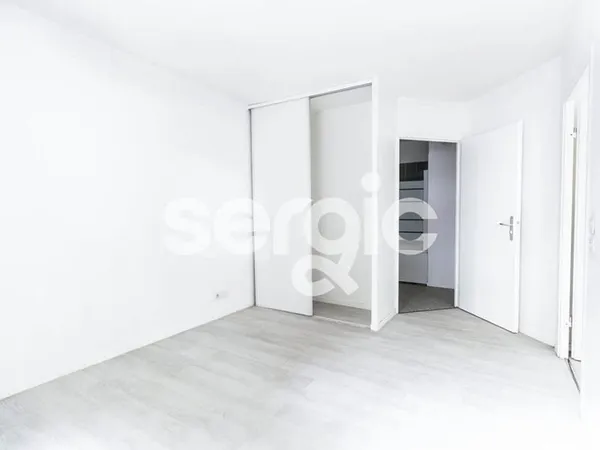OP AFFAIRE - Idéal premier achat ou investissement - 2 pièces avec parking à Argenteuil