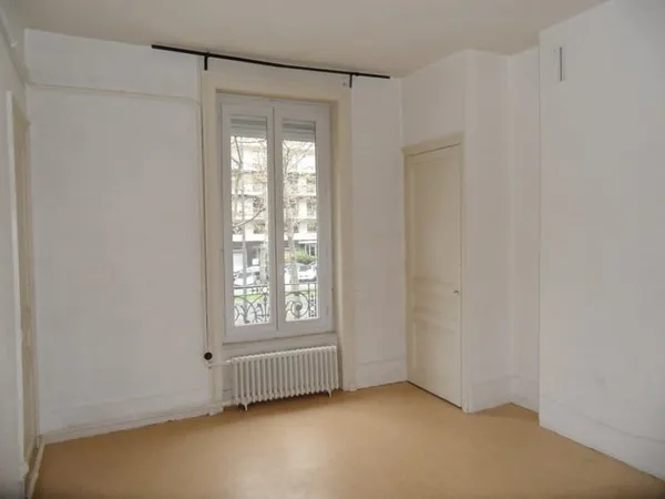 F2 BON ETAT - QUARTIER BAS FAURIEL