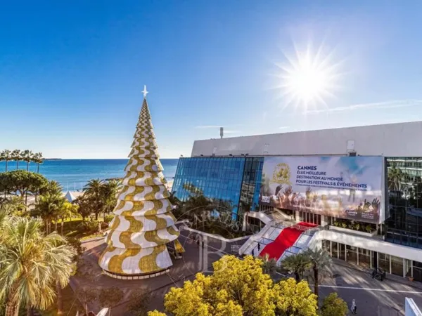 CANNES CROISETTE - FACE AU PALAIS DES FESTIVALS - 2 CHAMBRES