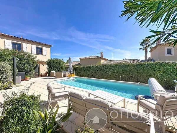 2 Villas Roquebrune Sur Argens 10 pièces 232.49 m2 sur 1550 m2 de terrain avec piscine et garage