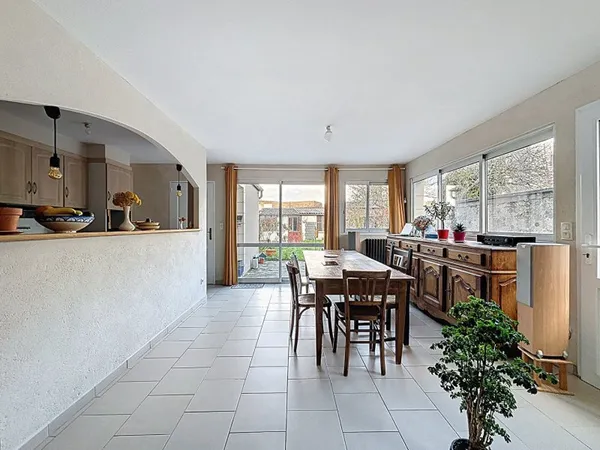 Maison à vendre à Angers située dans un secteur prisé, à moins de 10 minutes à vélo de la gare