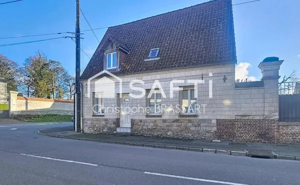 Maison de village en pierre blanche