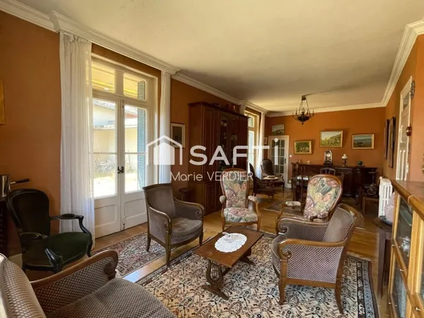 Appartements de 210 m2 avec terrain au coeur de Montbazens