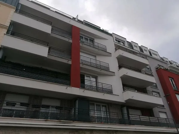 AULNAY SOUS BOIS T2 TERRASSE ET PARKING
