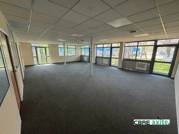 Bureaux 394 m²