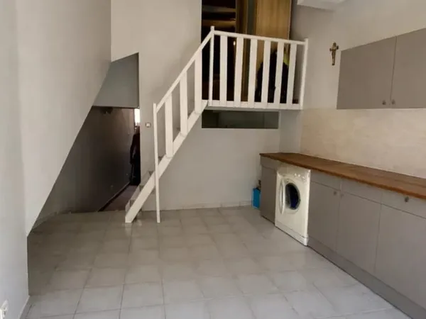 ?? À vendre - Local commercial avec possibilité d'aménagement en studio