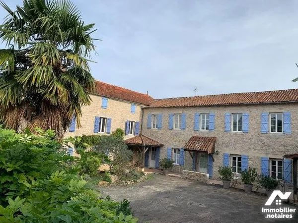 Maison 9 pièces 403 m²