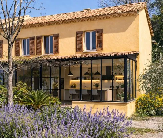 Une partie de maison en cours de rénovation