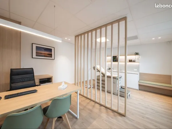 Local professionnel à louer - 30 m² - Rez-de-chaussée - Calme