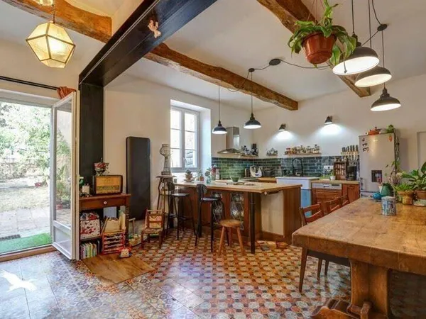 Maison 6 pièces 238 m²