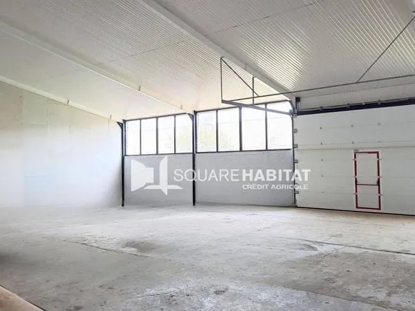 Entrepôt 180 m²