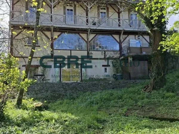 Local commercial 266 m²