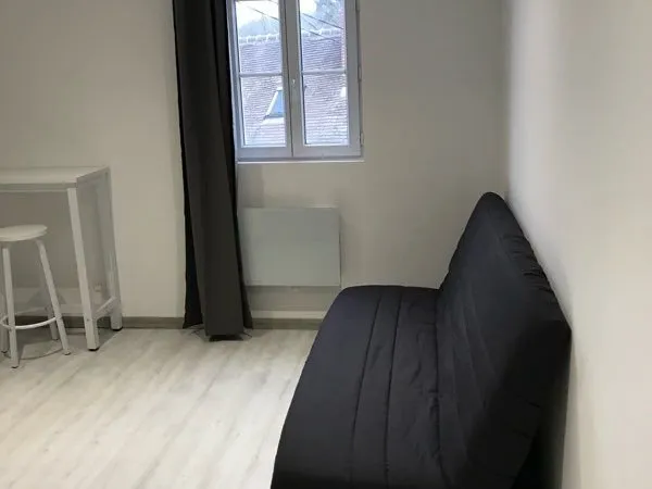 Studio meublé - refait à neuf - Clermont centre (60)