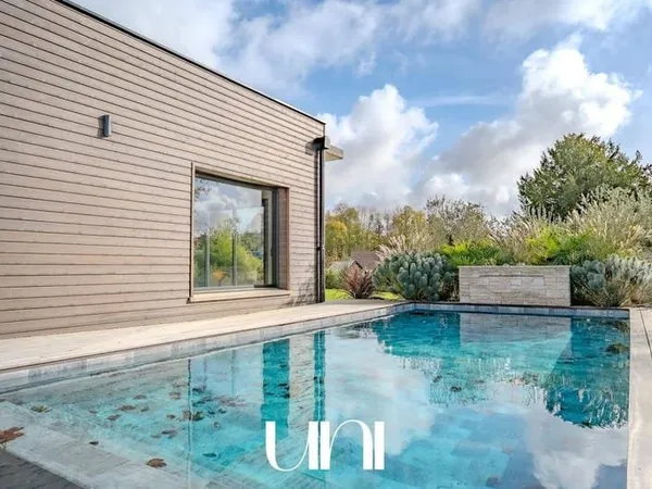 Maison 6 pièces 300 m²