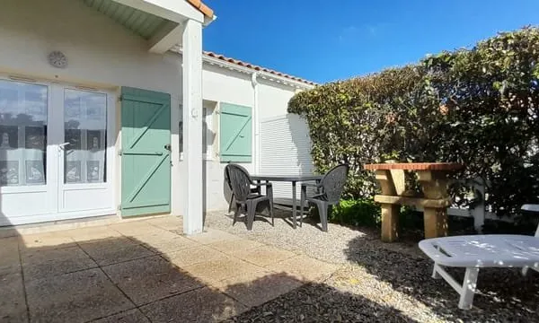 PAVILLON TYPE 2 A 500 METRES DE LA PLAGE