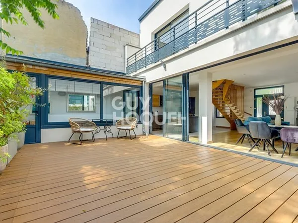 SECTEUR MAIRIE DE SAINT-OUEN - MAISON 5 PIÈCES 188 m² - EXTÈRIEURS 40 m²