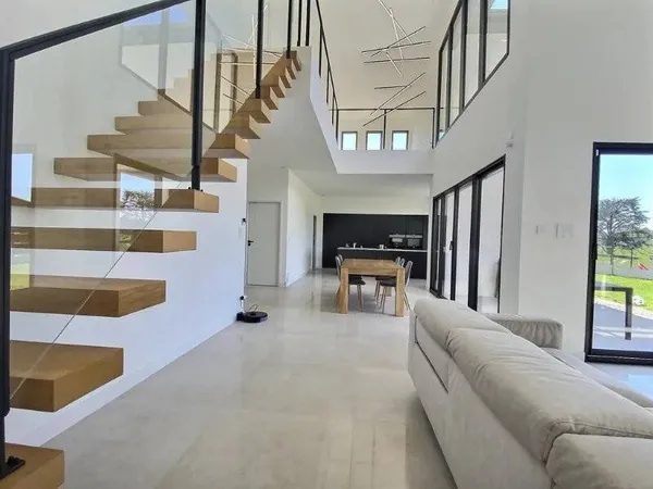 Villa 7 pièces 210 m²