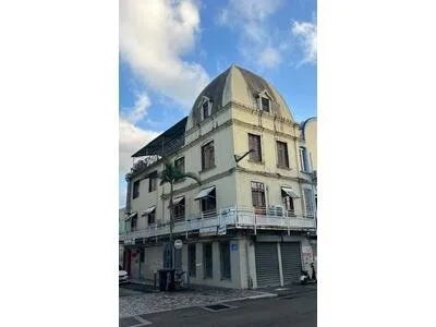 A VENDRE, Fort de France batiment R+3 surface 354m2