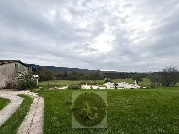 Domaine avec 30ha et 4 lacs à Saint Ferreol