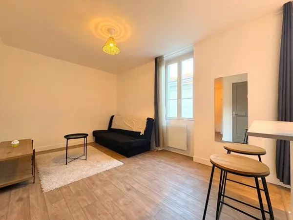 A VENDRE 84160 CADENET APPARTEMENT LOUE TYPE 2 PIECES D'ENVIRON 25M² AVEC CAVE (RENTABILITE 6,9%)