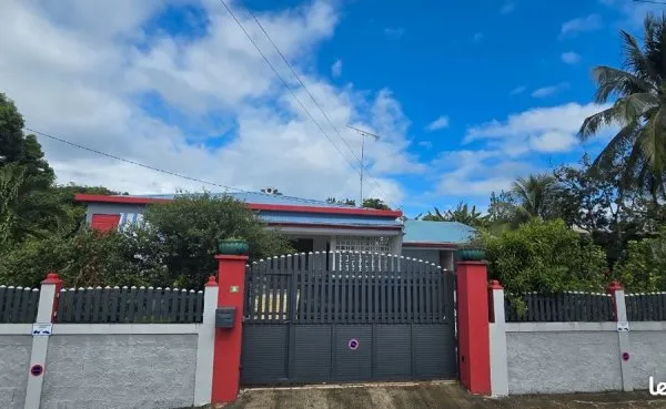 Villa T4 à Petit-Bourg : Potentiel Exceptionnel & Vie de Famille Idéale