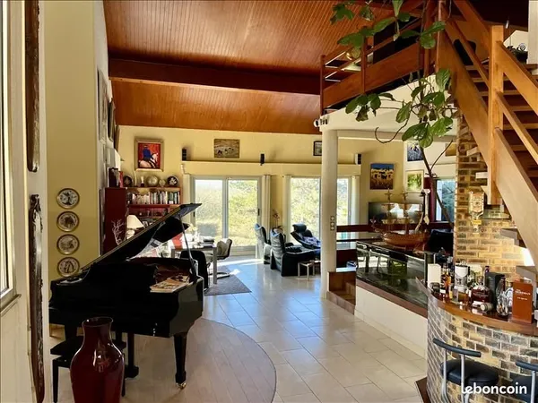 Maison 7 pièces 288 m²