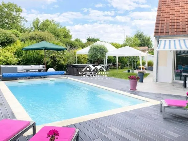 Maison 9 pièces 238 m²