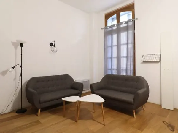 A louer chambre dans un appartement en colocation.