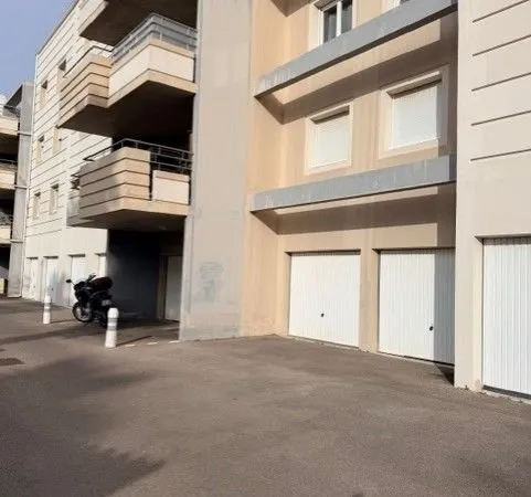 Garage dans residence securisee