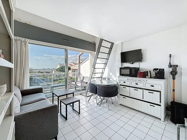 La Rochelle "Les Minimes" Appartement T1 avec mezzanine et terrasse