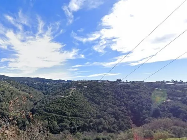 Terrain 1725 m²
