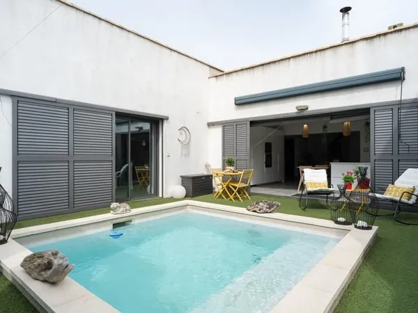 L'ÉPURE ET L'ESPACE : VILLA D'EXCEPTION DE 272 M2 AUX PORTES