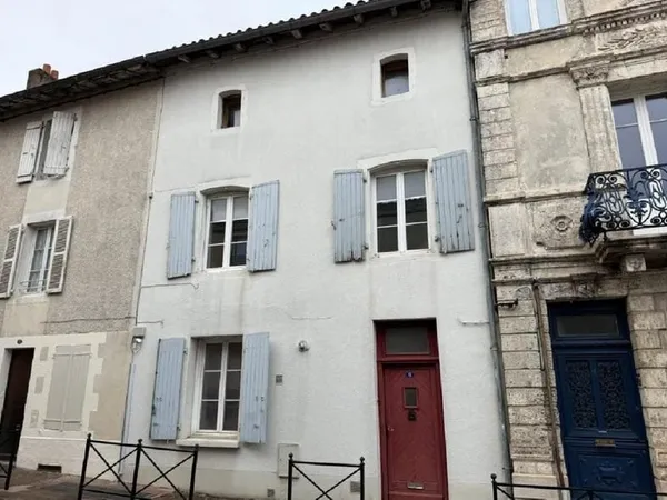 Maison Vente Ruffec 3p 95m² 74500€